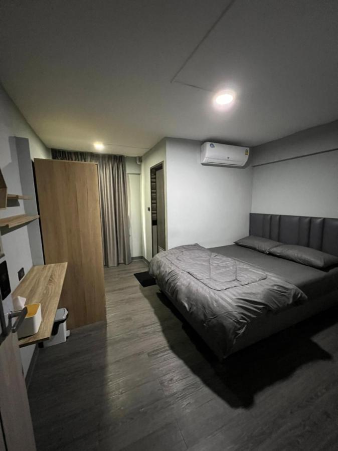 W71 Hotel Банкок Екстериор снимка