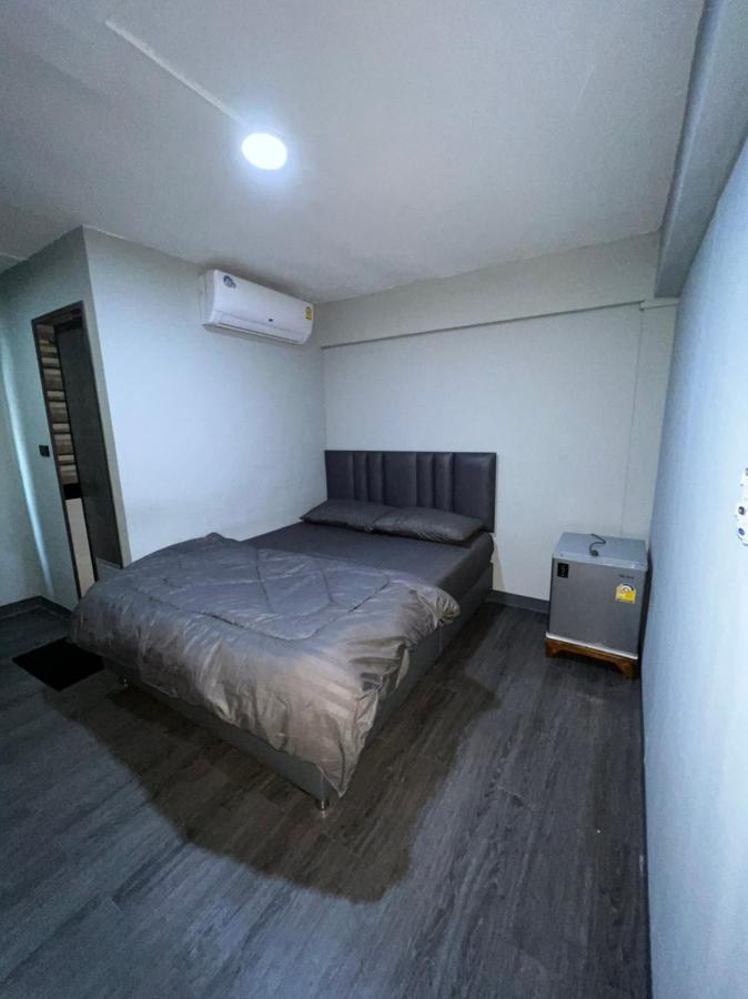 W71 Hotel Банкок Екстериор снимка