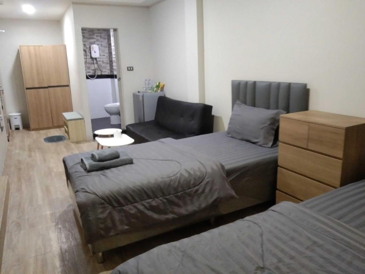 W71 Hotel Банкок Екстериор снимка