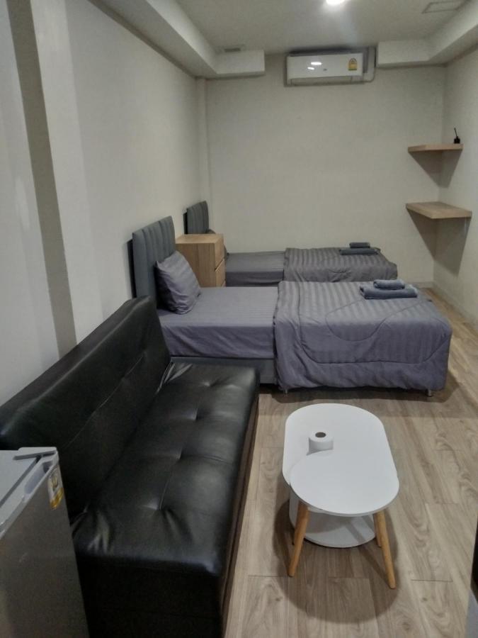 W71 Hotel Банкок Екстериор снимка