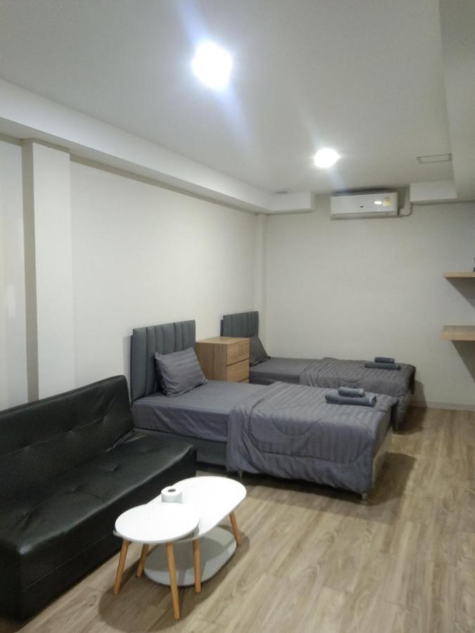 W71 Hotel Банкок Екстериор снимка